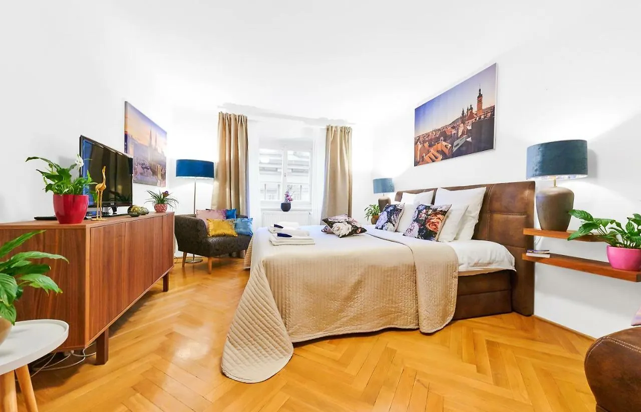 Apartment Royal Route Residence Prague