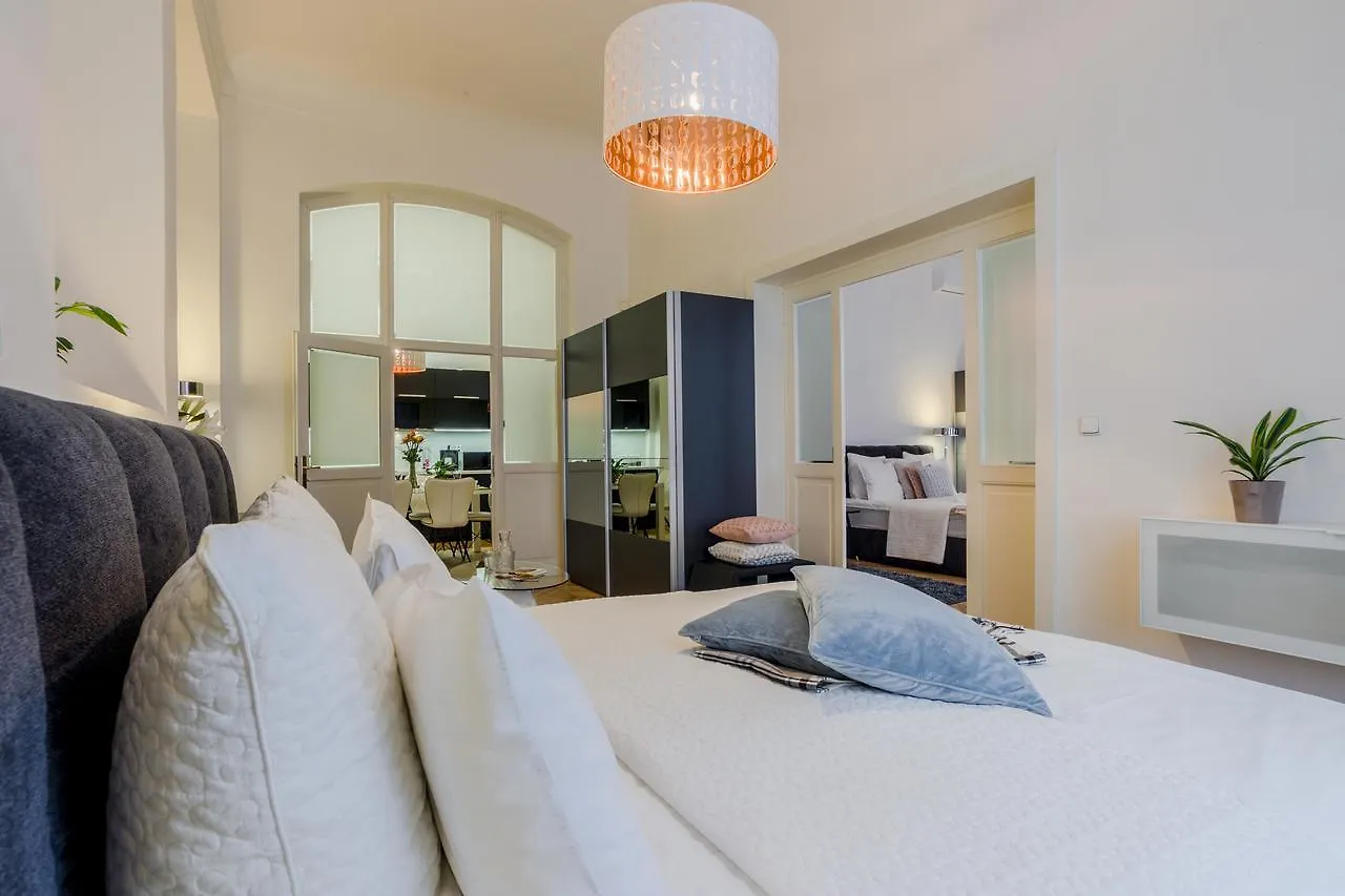 Apartment Royal Route Residence Prague